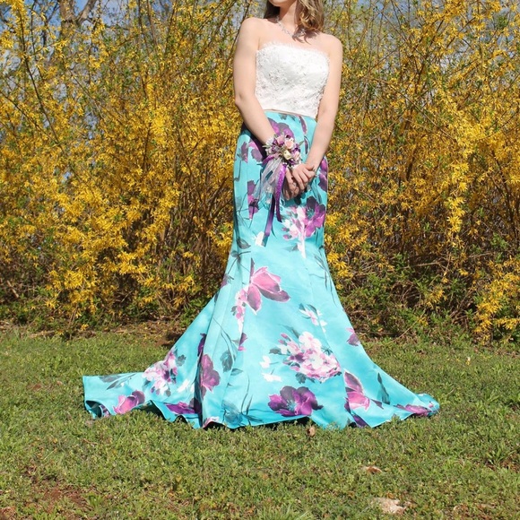 Prom Dress! - Picture 4 of 6